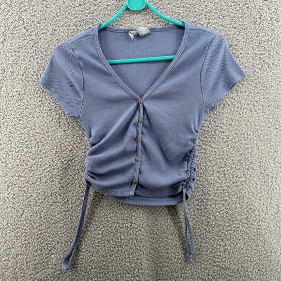 SKY AND SPARROW Crop Button Front Cinch Side Light Blue Top Shirt Size Medium - Picture 2 of 7